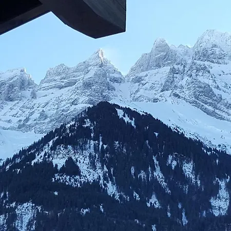 Les Combles Des Murailles